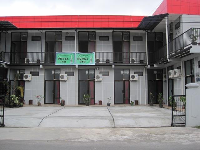 House 140 Hotel Baturetno Exterior photo